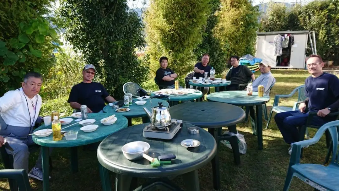 ヤマハマリーナ湖畔での社内BBQの様子